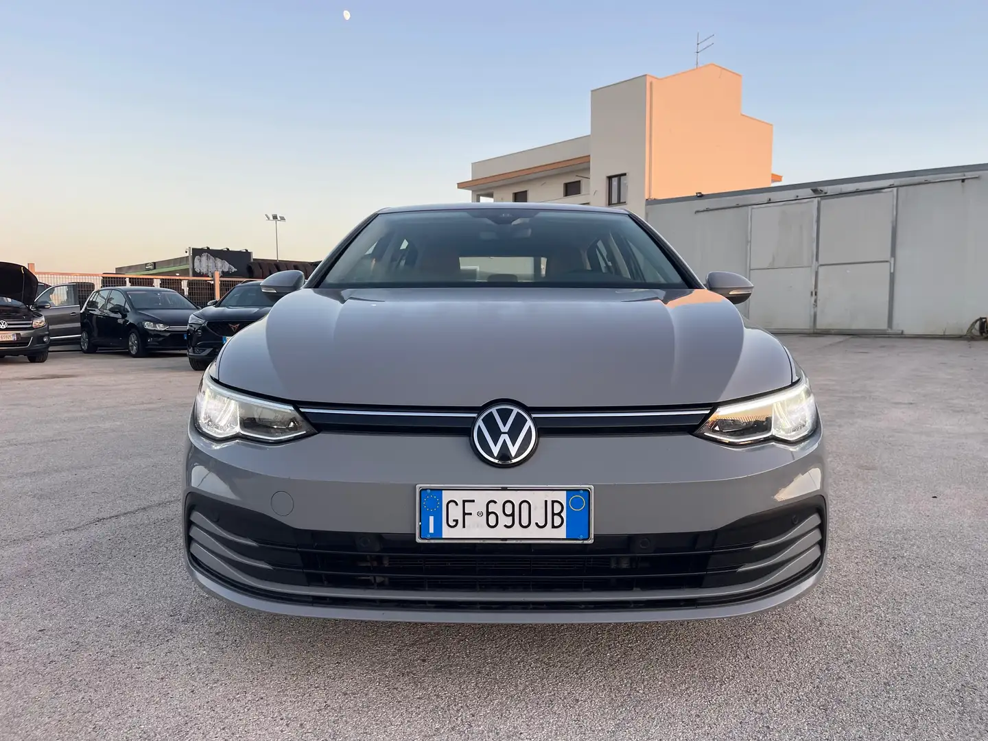 Volkswagen Golf Golf VIII  2.0 tdi 115cv dsg FULL LED Gris - 2