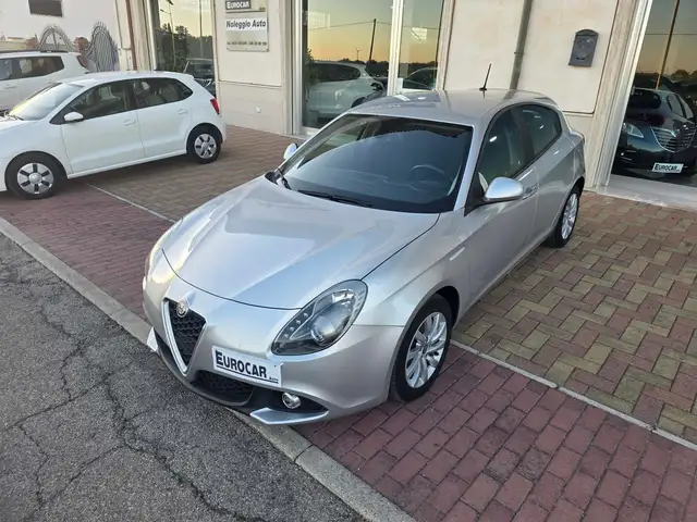 Alfa Romeo Giulietta Giulietta 1.6 jtdm Distinctive 120cv