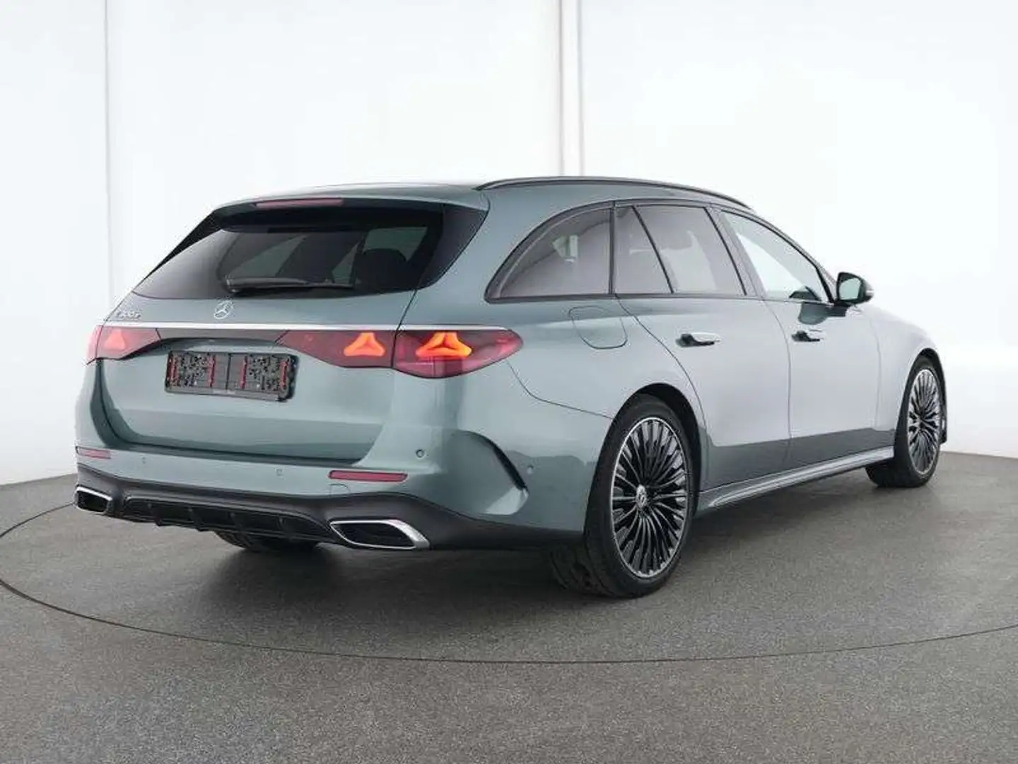 Mercedes-Benz E 300 e Break Amg Mbux Hyperscreen, Panorama, Burmester Noir - 2