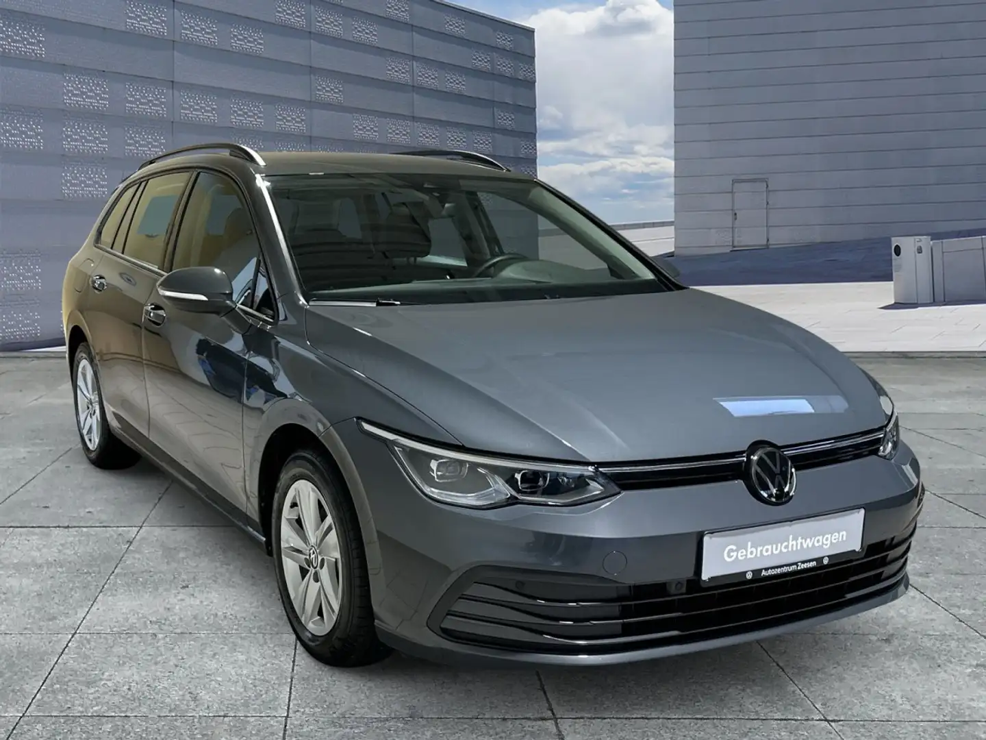 Volkswagen Golf VIII Variant 1.5 eTSI Life ACT OPF DSG+USB+ Klima Grau - 2
