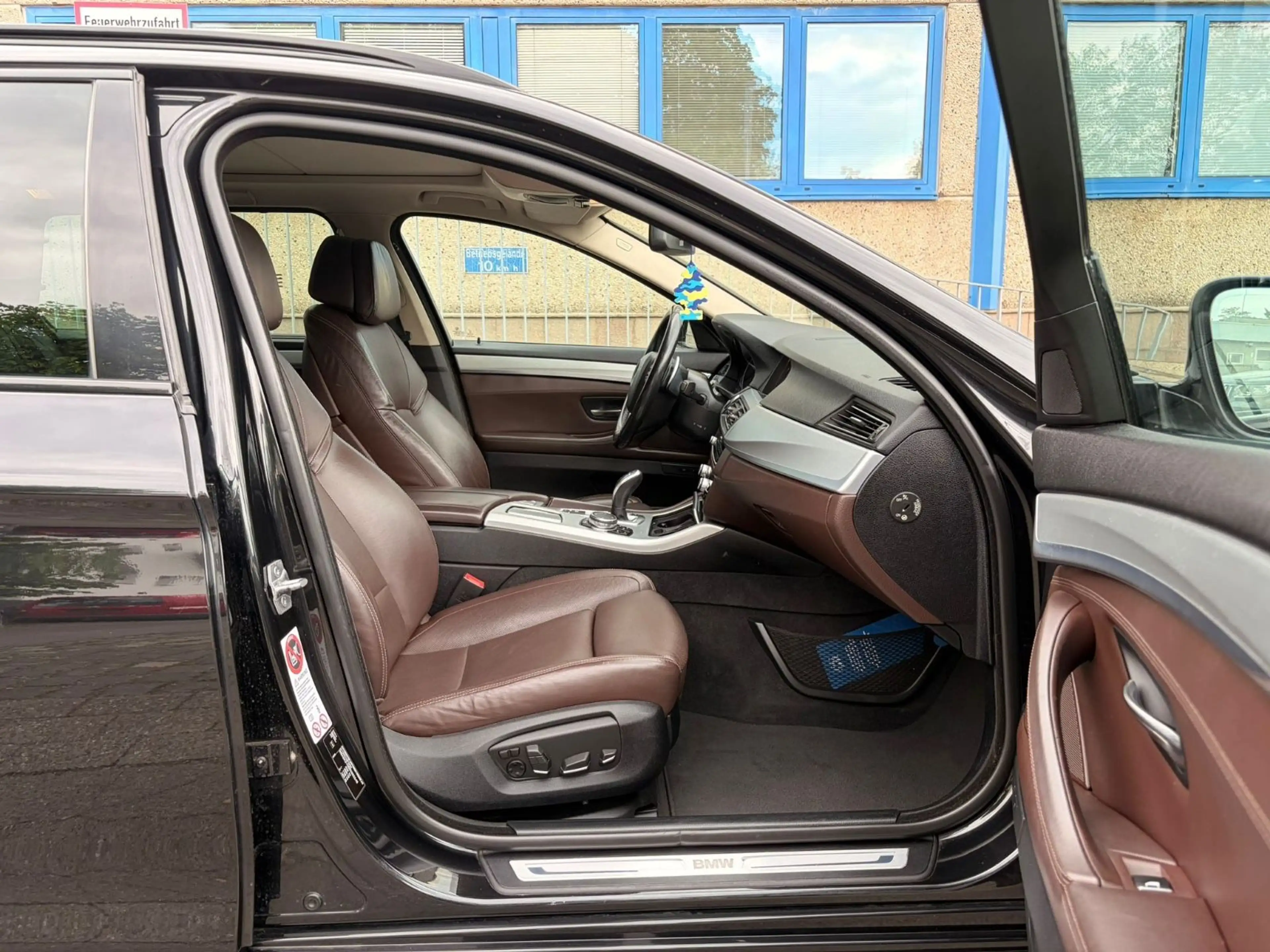 BMW 530 d xDrive Touring  Automatik / Navi/Pano/EU6 — photo 13