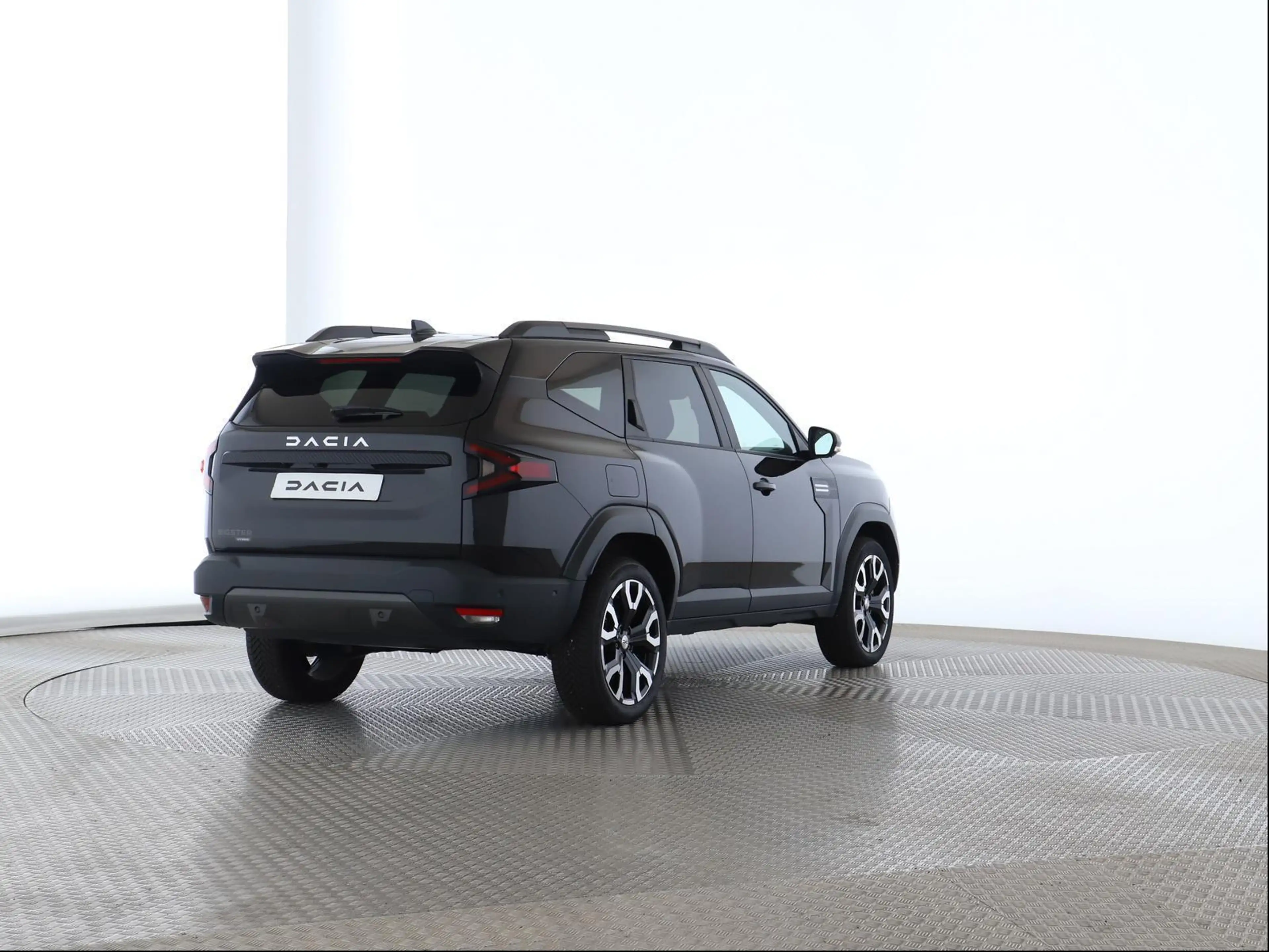 Dacia Bigster Hybrid 155 Journey — photo 4