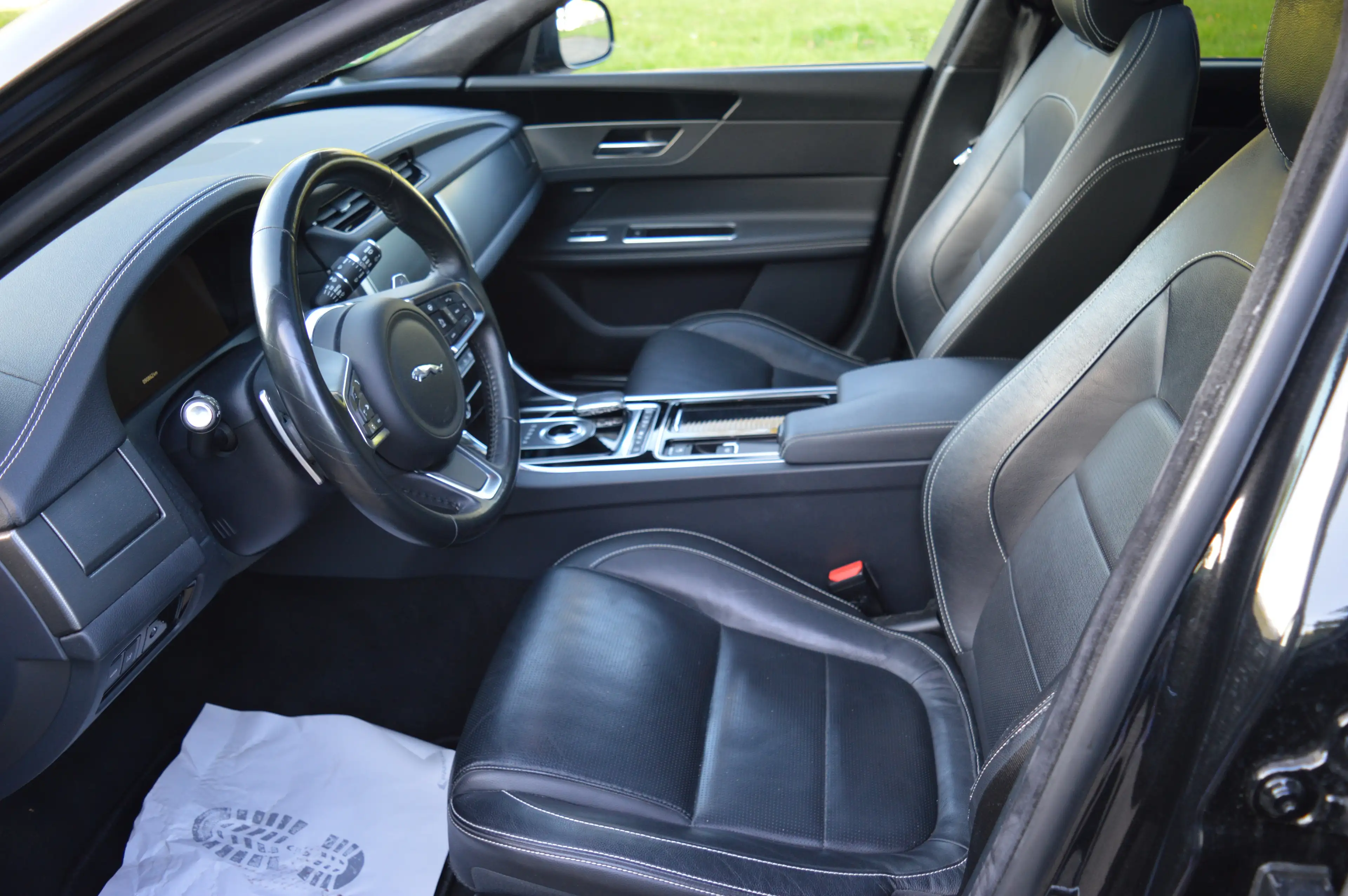 Jaguar XF Chequered Flag AWD*Panoramadach*Leder*Navi* — photo 10