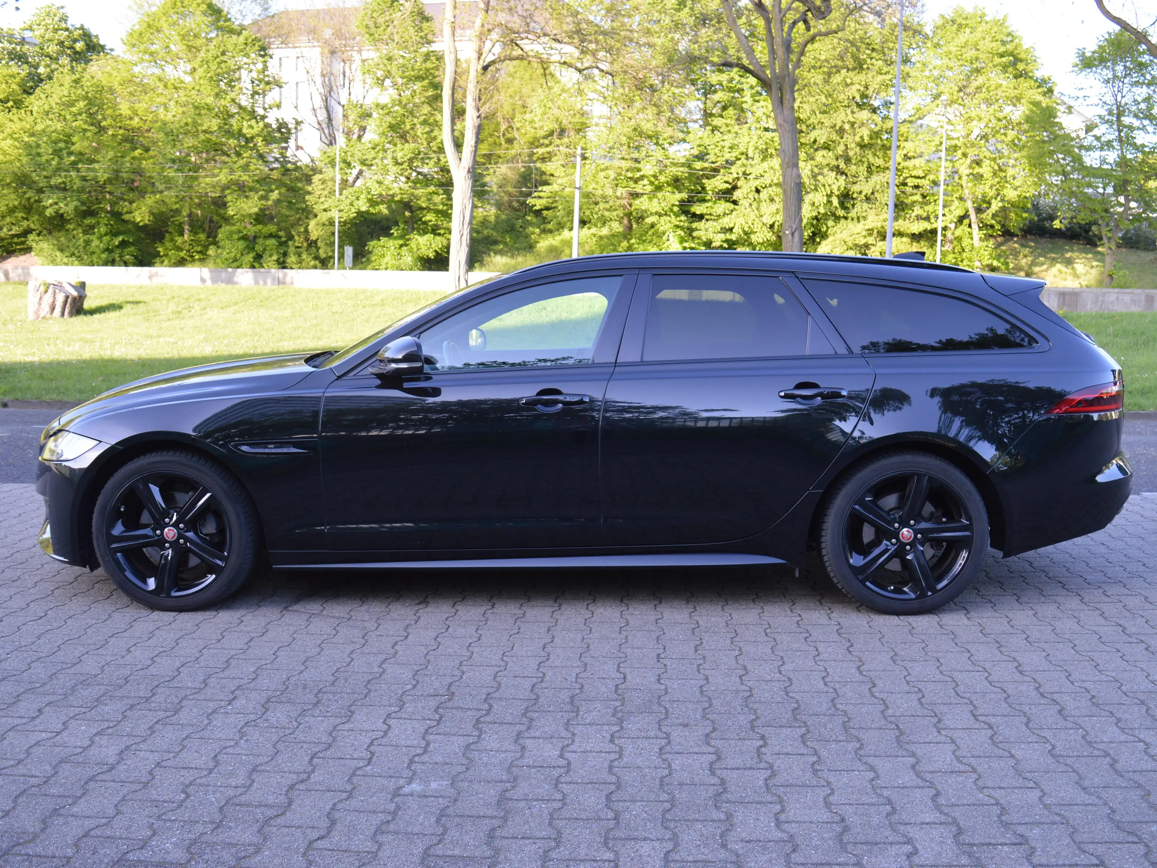 Jaguar XF Chequered Flag AWD*Panoramadach*Leder*Navi* — photo 3