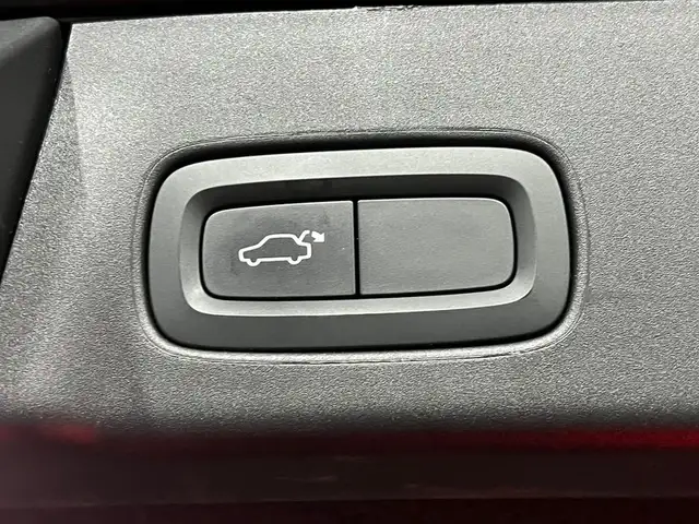 Volvo V90 view 9