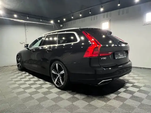 Volvo V90 view 3