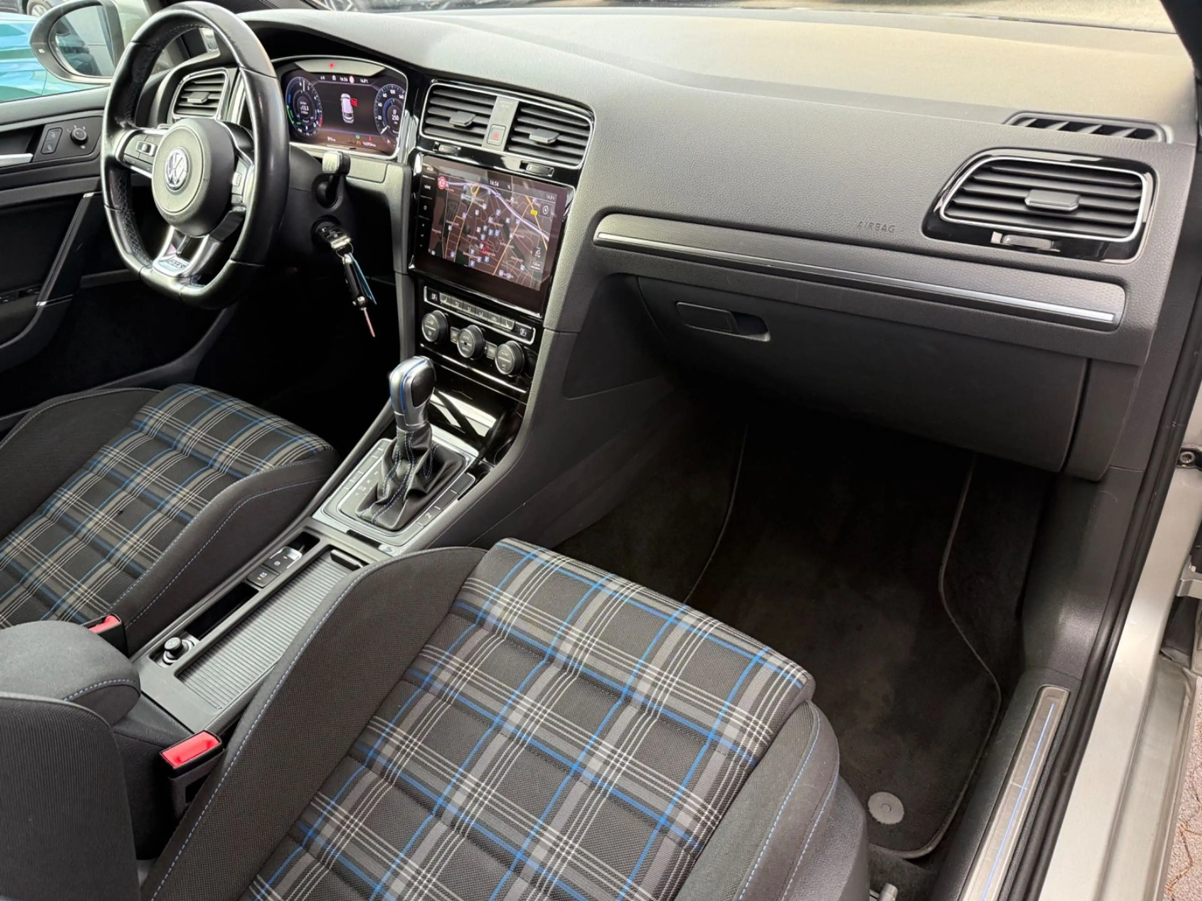 Volkswagen Golf VII Lim. GTE *1.HD*ACC*VIRTUAL*KAMERA*SPUR — photo 8