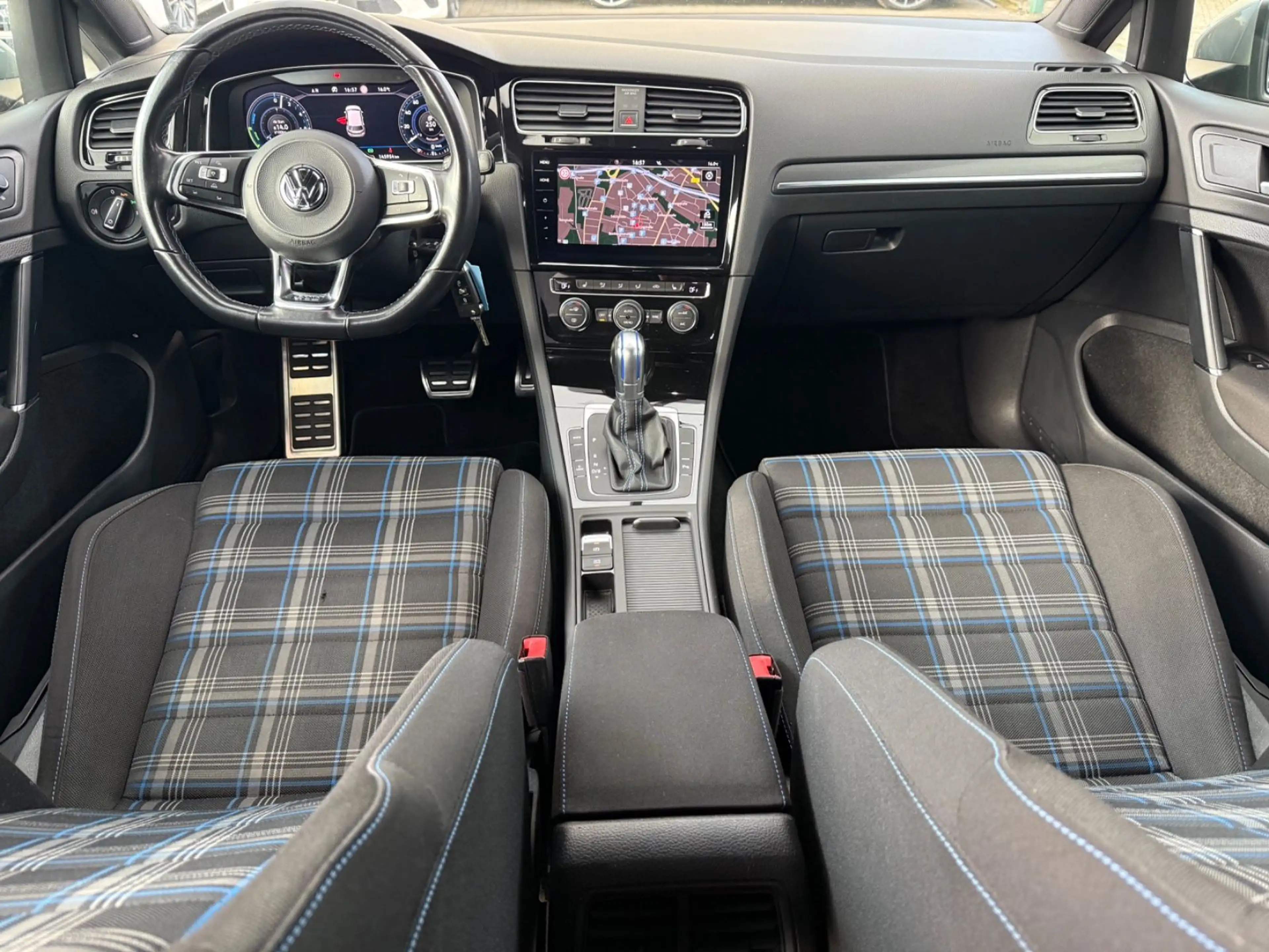 Volkswagen Golf VII Lim. GTE *1.HD*ACC*VIRTUAL*KAMERA*SPUR — photo 13