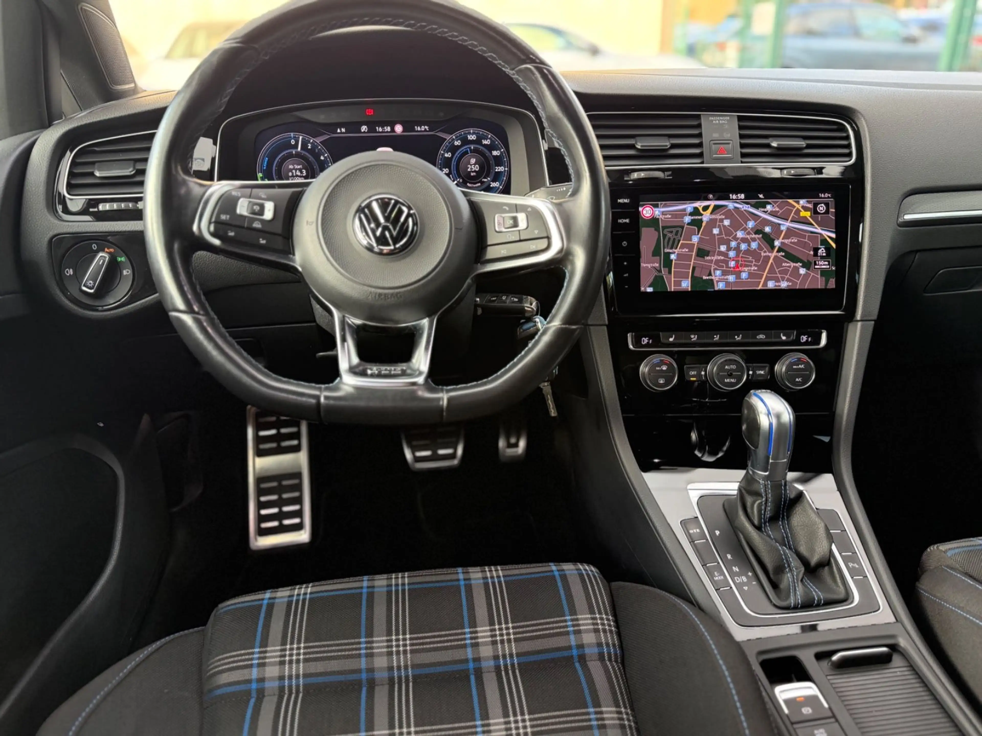 Volkswagen Golf VII Lim. GTE *1.HD*ACC*VIRTUAL*KAMERA*SPUR — photo 14