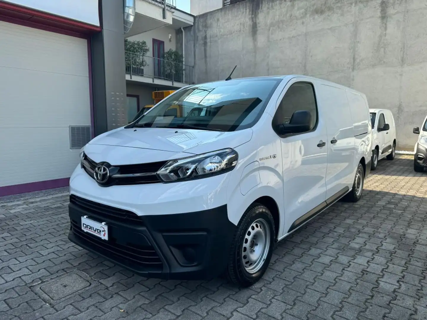 Toyota Proace electric 75kWh 10q L2 D Active Bianco - 1