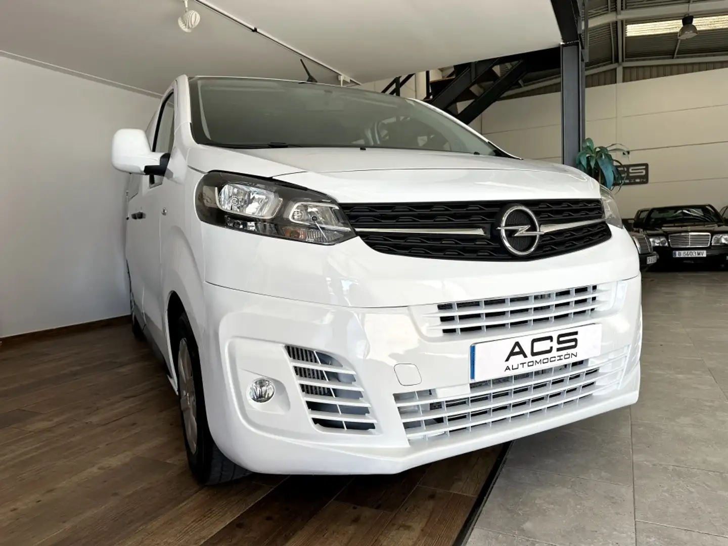 Opel Vivaro 1.5D M Carga Standard 120 Blanco - 2