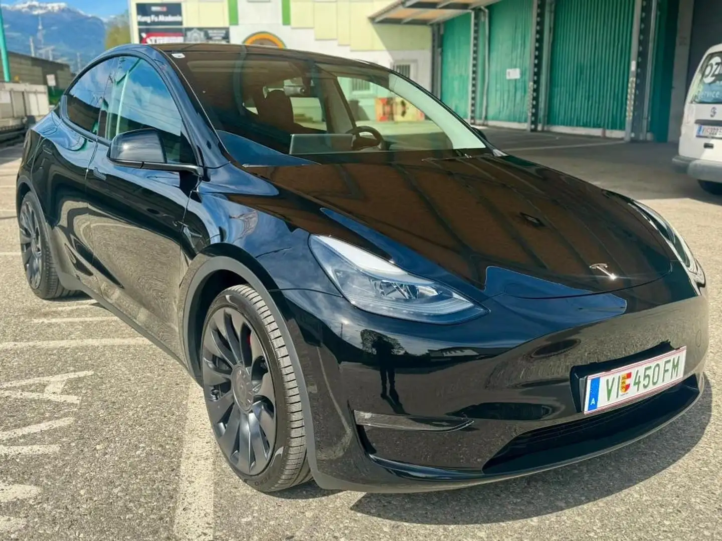 Tesla Model Y Model Y AWD 79kWh Performance Performance Schwarz - 1