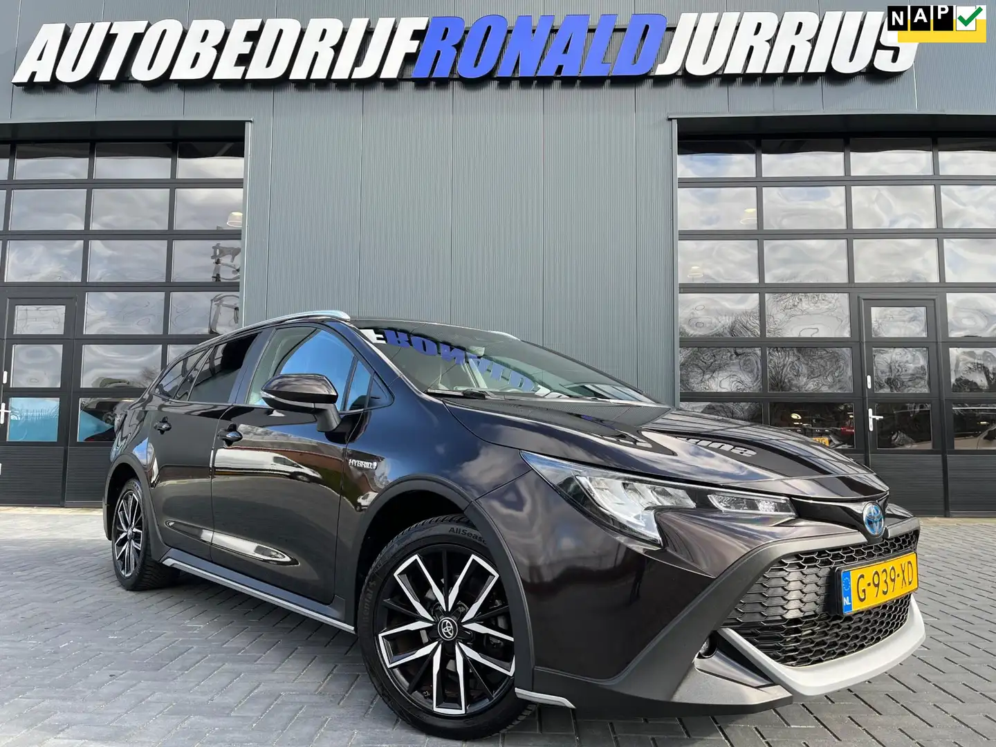 Toyota Corolla Touring Sports 1.8 Hybrid Trek NL.Auto/Automaat/Ca Brown - 1