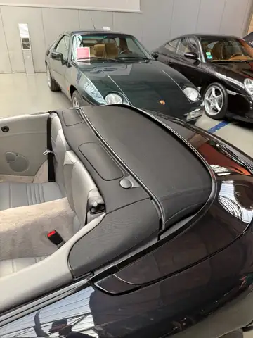 Porsche 911 view 9