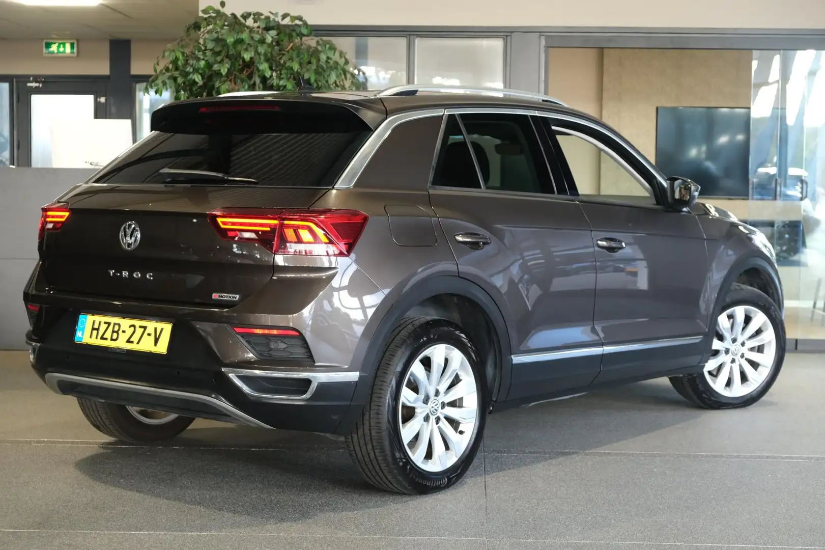 Volkswagen T-Roc 2.0 TSI 4Motion DSG 190 PK Navi Virtual Led Pdc Ac Brun - 2