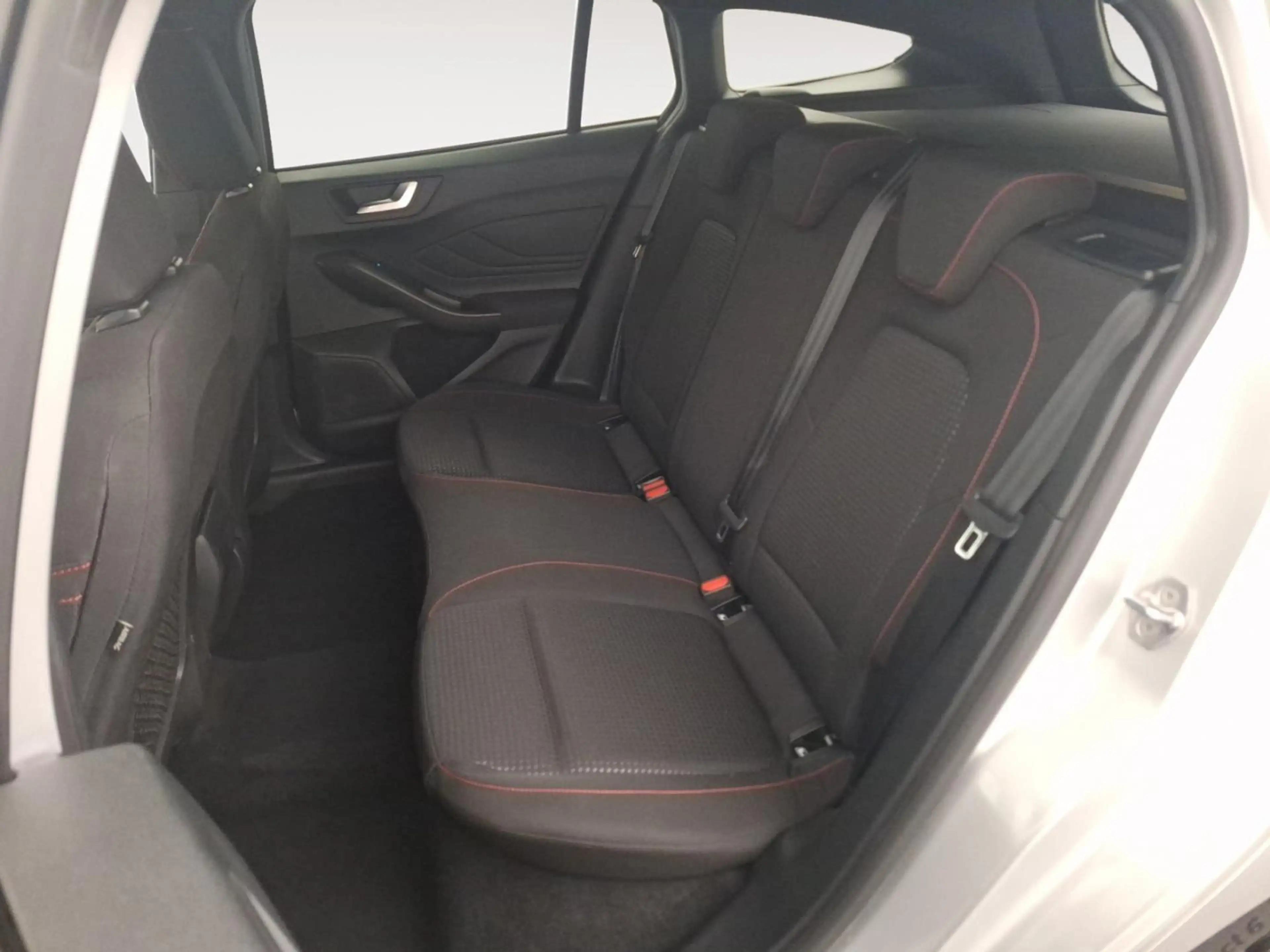 Ford Focus ST-LINE BREAK AUTOMAAT *CARPLAY*CAMERA+SENSOREN*ZE — photo 9