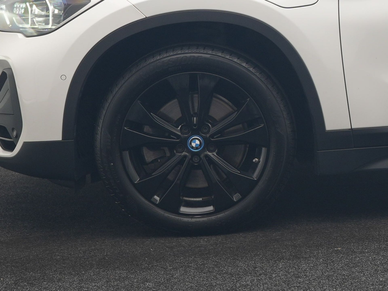 BMW X1 xDrive25e Advantage PHEV 221pk Dealer O.H. | Trekh — photo 41
