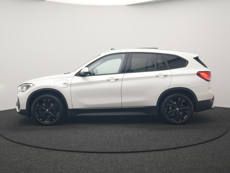 BMW X1 xDrive25e Advantage PHEV 221pk Dealer O.H. | Trekh — photo 2