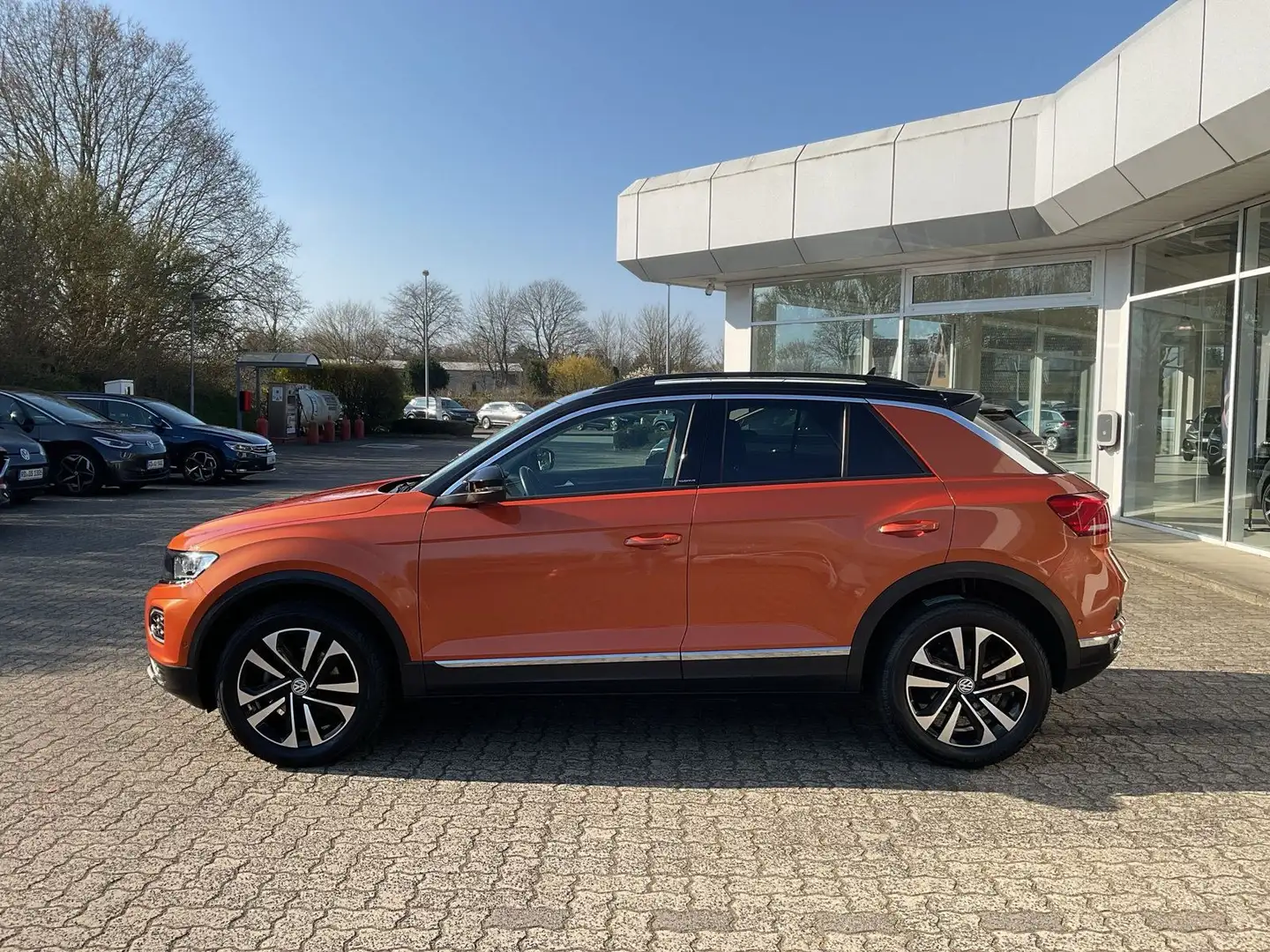 Volkswagen T-Roc IQ.Drive 1.5 TSI ACC PDC Sitzhzg LED Navi Orange - 2