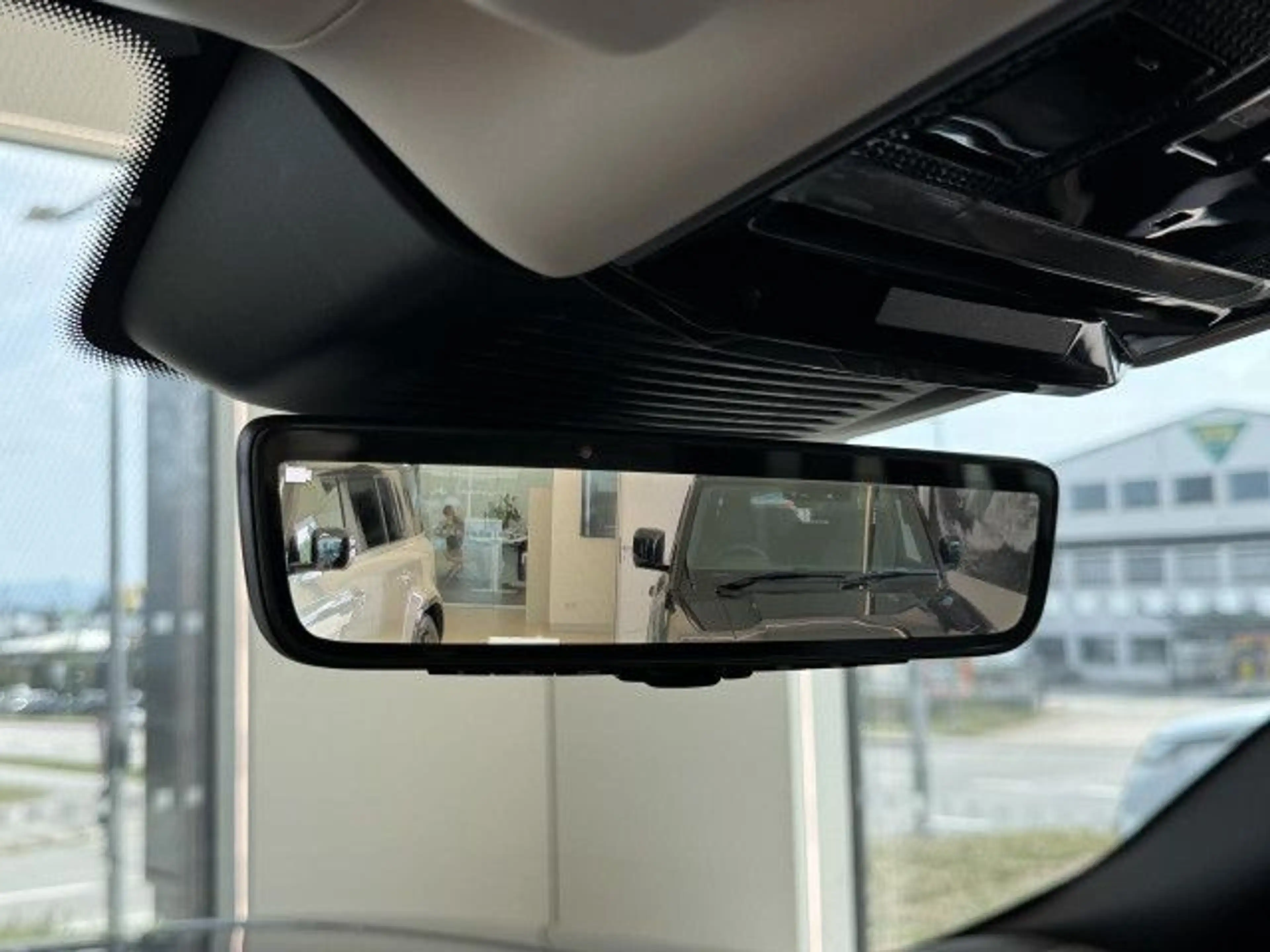 Land Rover Range Rover P550e Hybrid Autobio Kühlbox AHK 22" — photo 12