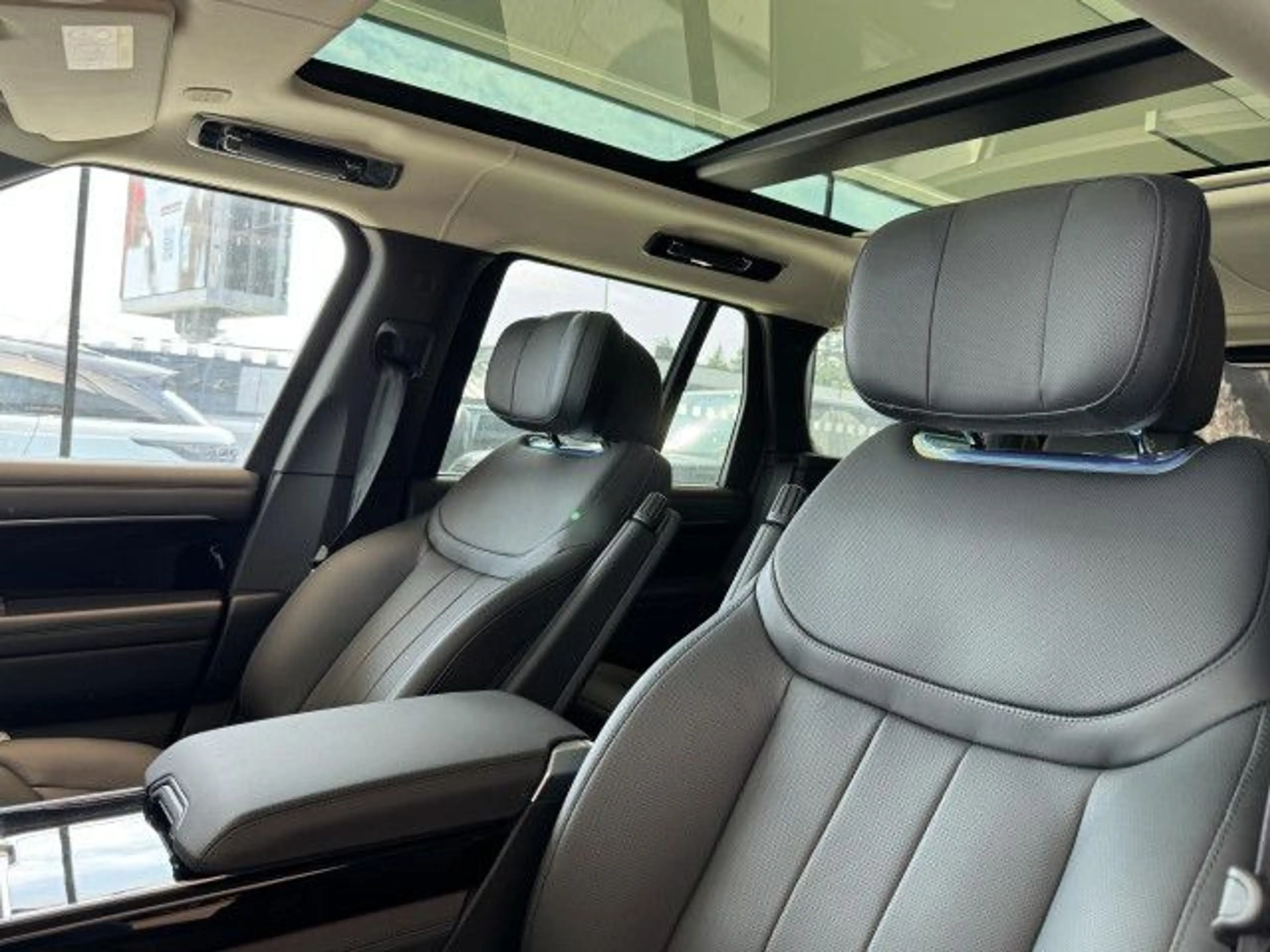 Land Rover Range Rover P550e Hybrid Autobio Kühlbox AHK 22" — photo 14