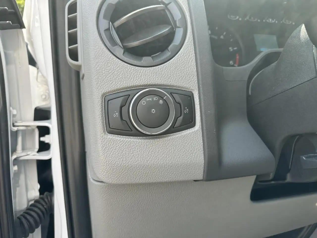 Ford E-450 photo Ford E-450