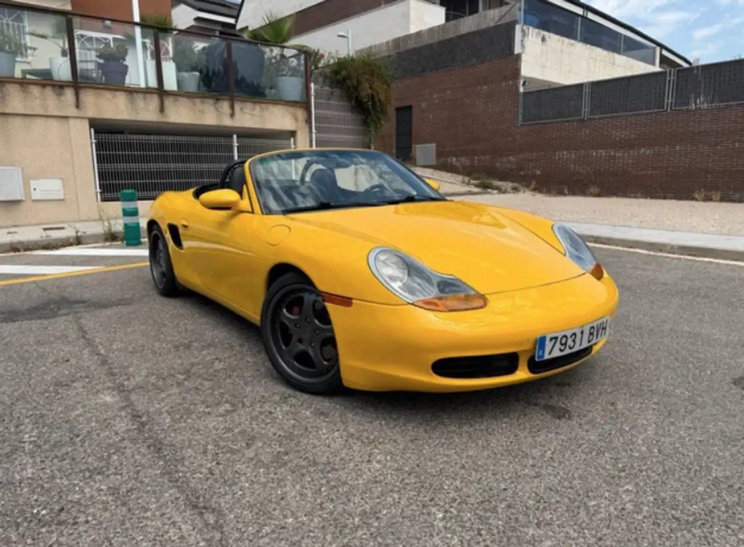 Porsche Boxster S Amarillo - 1