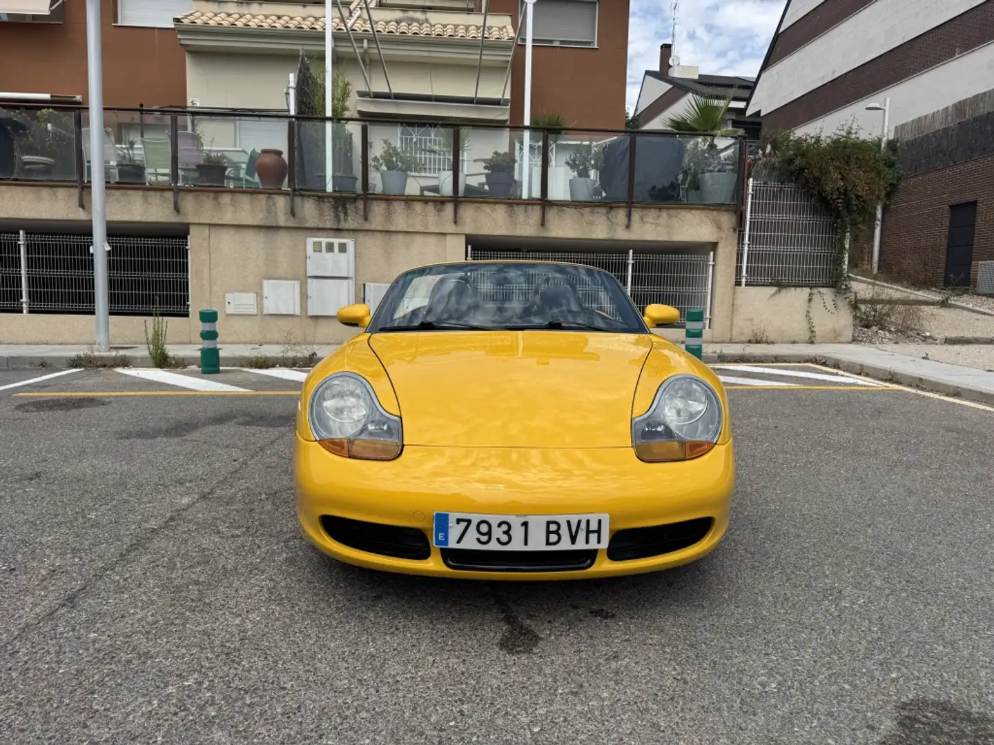 Porsche Boxster S Jaune - 2