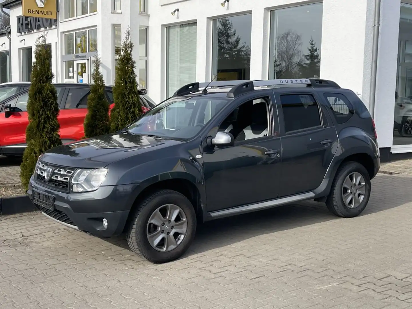 Dacia Duster TCe 125 4x2 Blackshadow / MOTORSCHADEN Grau - 1
