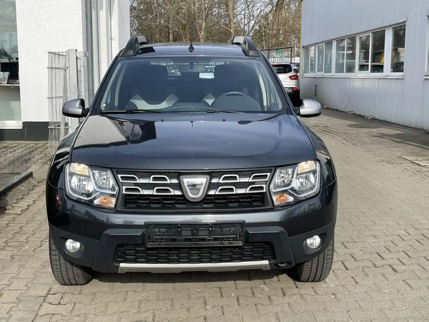 Dacia Duster TCe 125 4x2 Blackshadow / MOTORSCHADEN Grau - 2