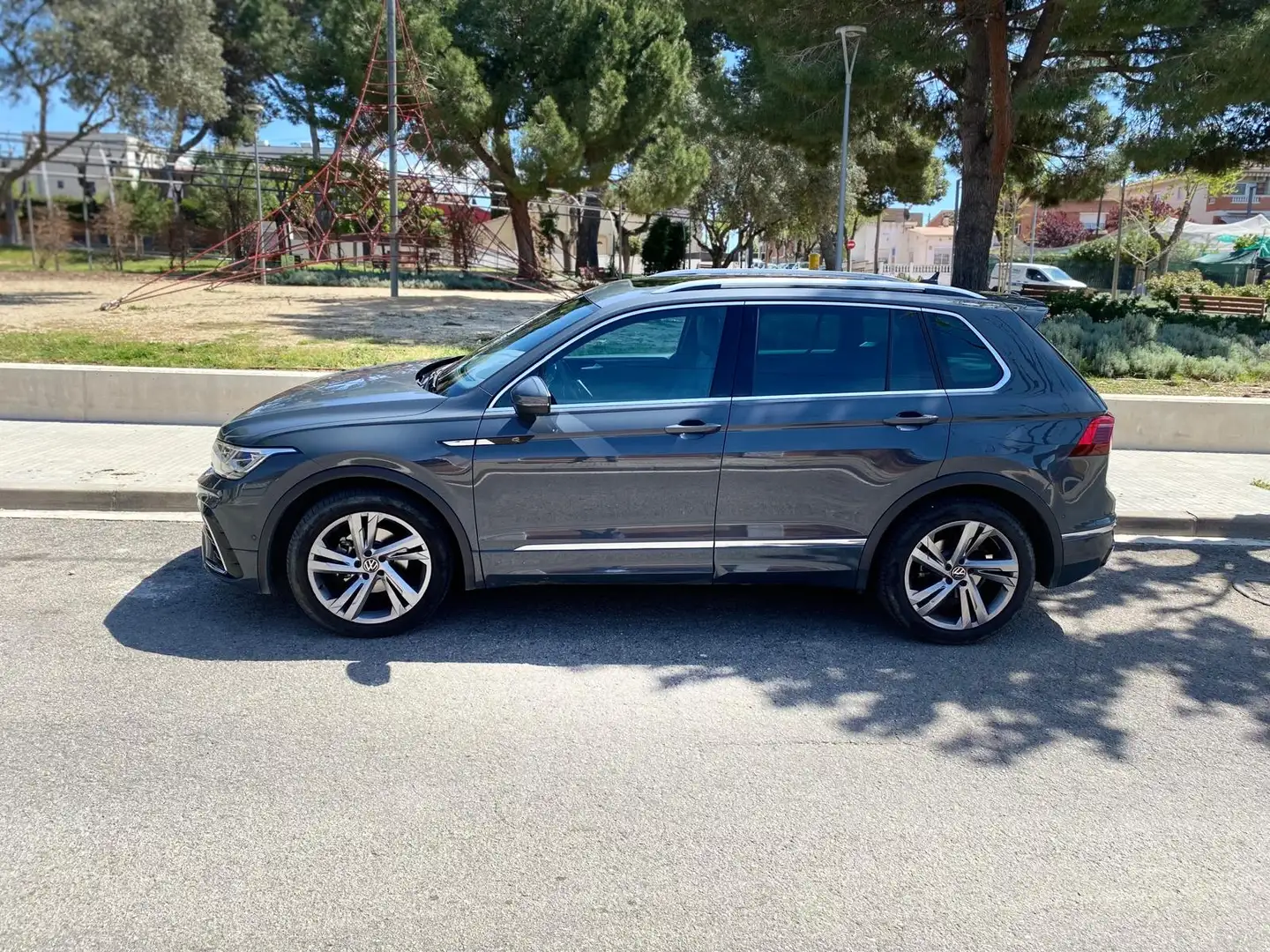 Volkswagen Tiguan 1.5 TSI R-Line DSG 110kW - 1