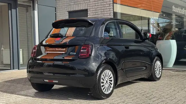 Fiat 500 view 4