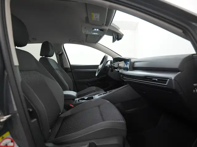 Volkswagen Golf view 3