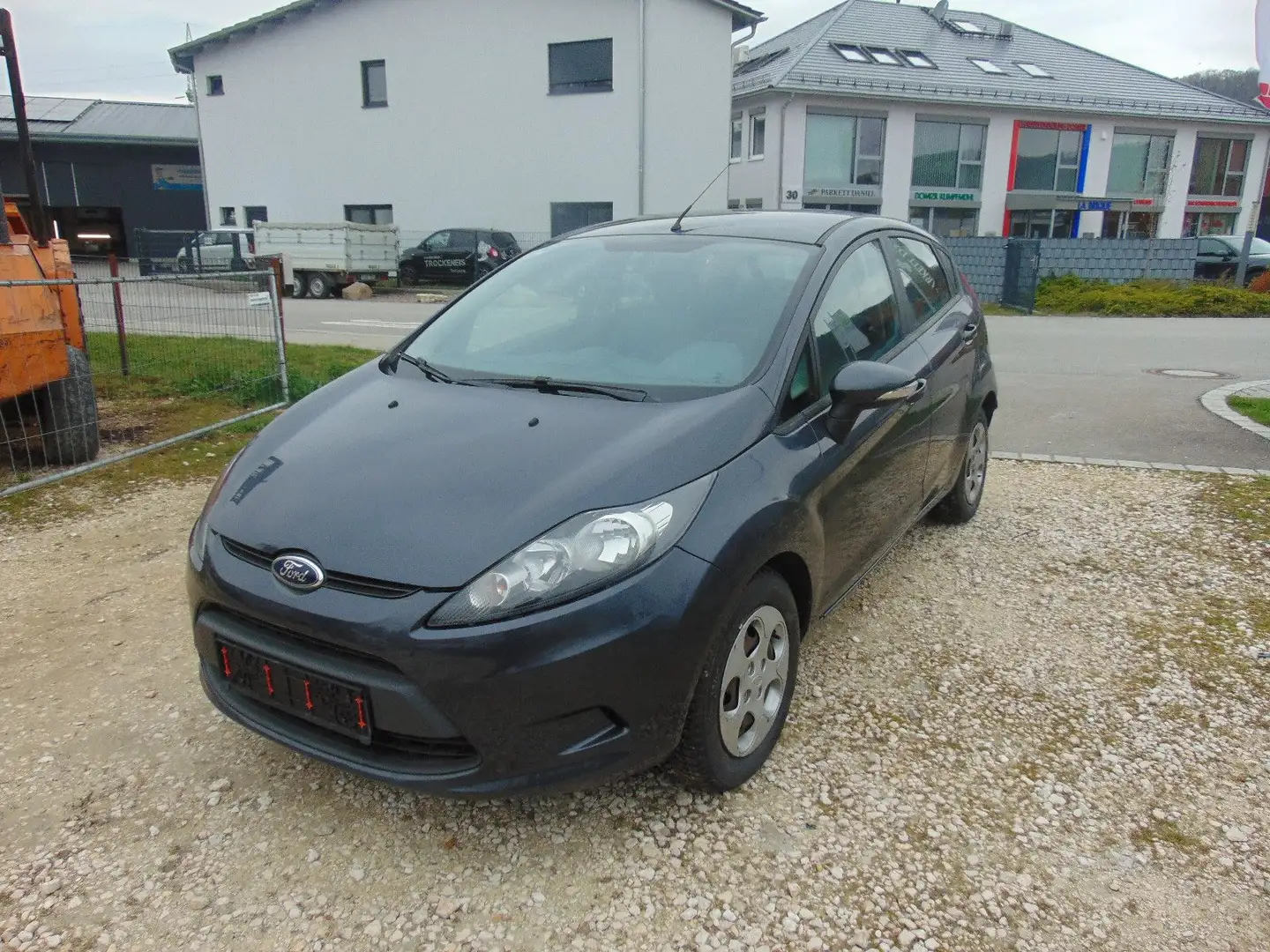 Ford Fiesta Trend Grau - 1