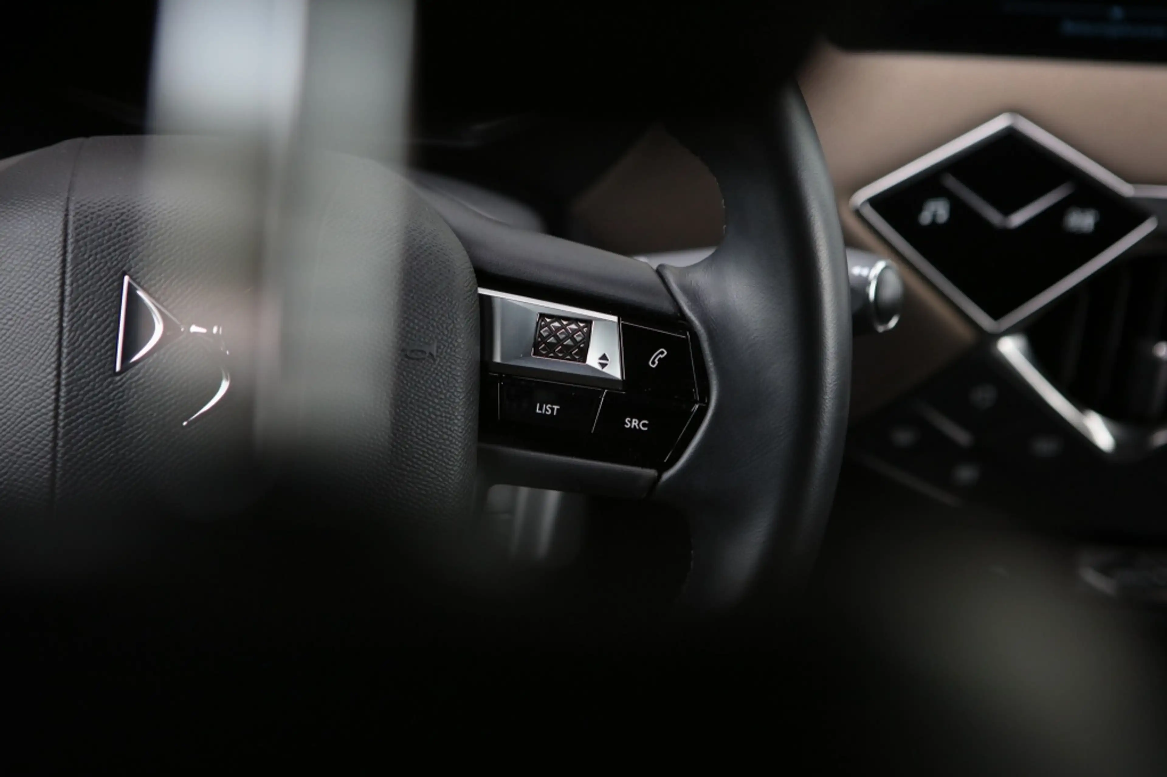 DS Automobiles DS 3 Crossback E-Tense Business — photo 9