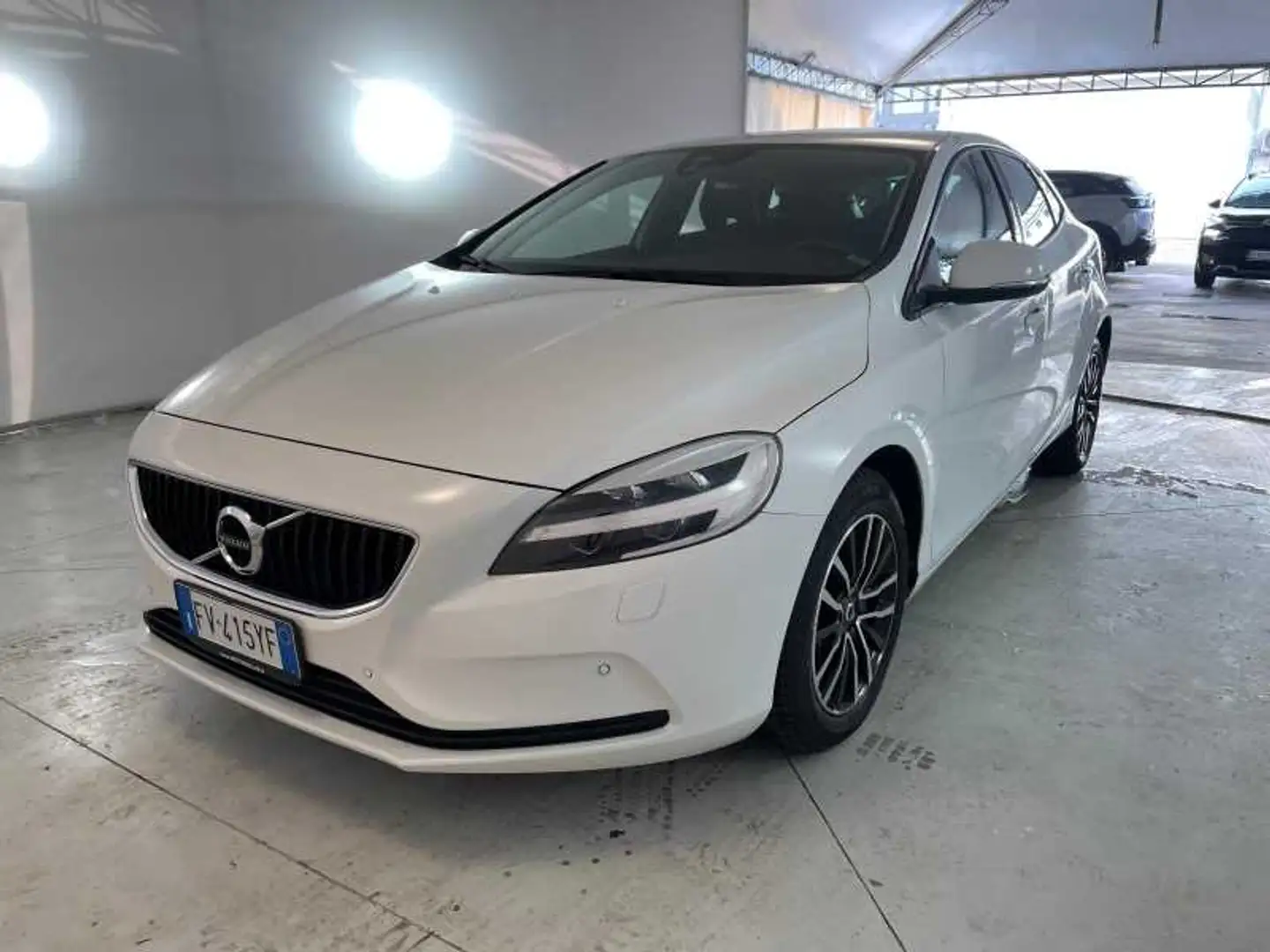 Volvo V40 2.0 D2 Business Plus Fehér - 1