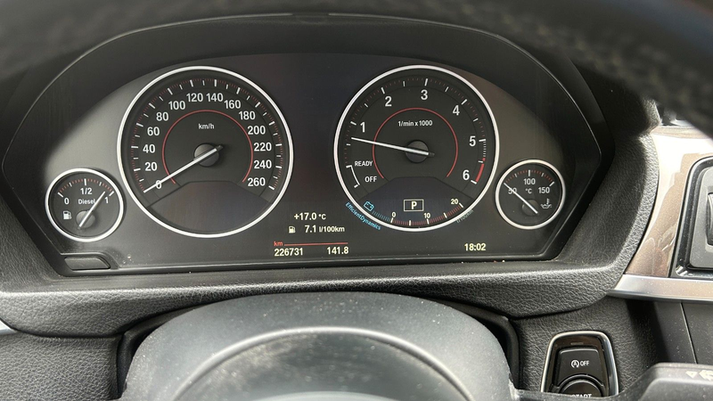 BMW 335 d x-Drive Touring /Panoramadach/Leder/Autom. — photo 10