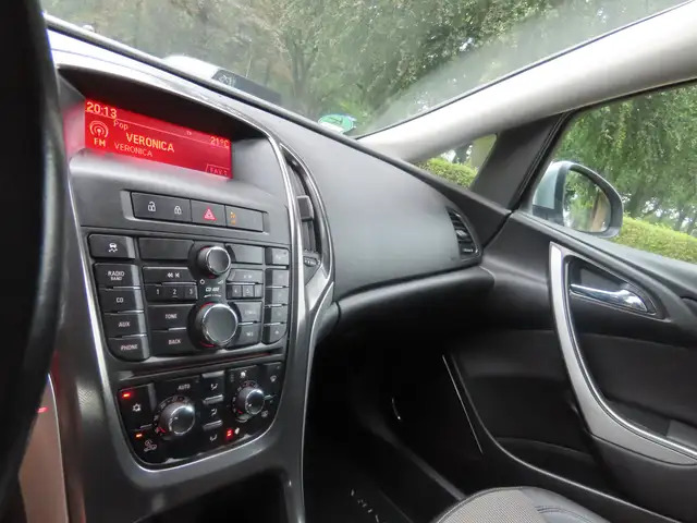 Opel Astra view 14