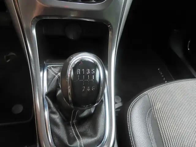 Opel Astra view 12