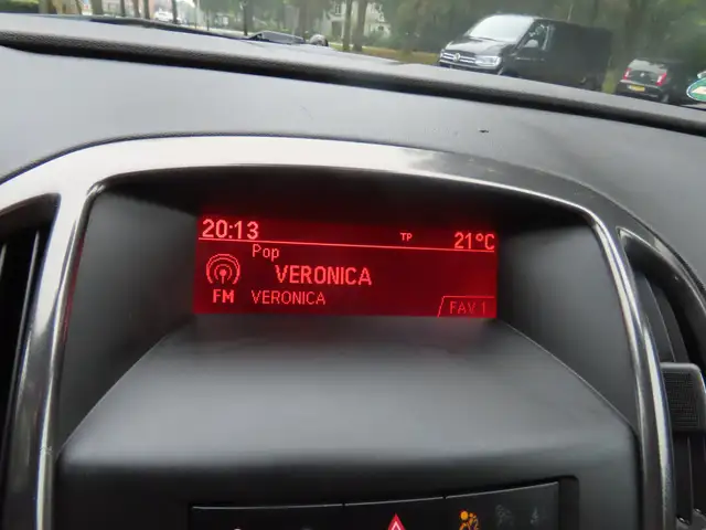 Opel Astra view 13