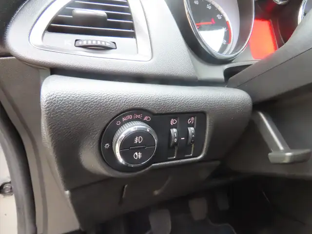 Opel Astra view 8