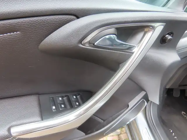 Opel Astra view 6