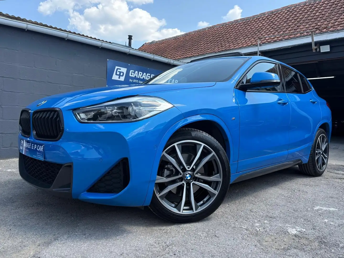 BMW X2 1.5i sDrive18 M Pack Blauw - 1
