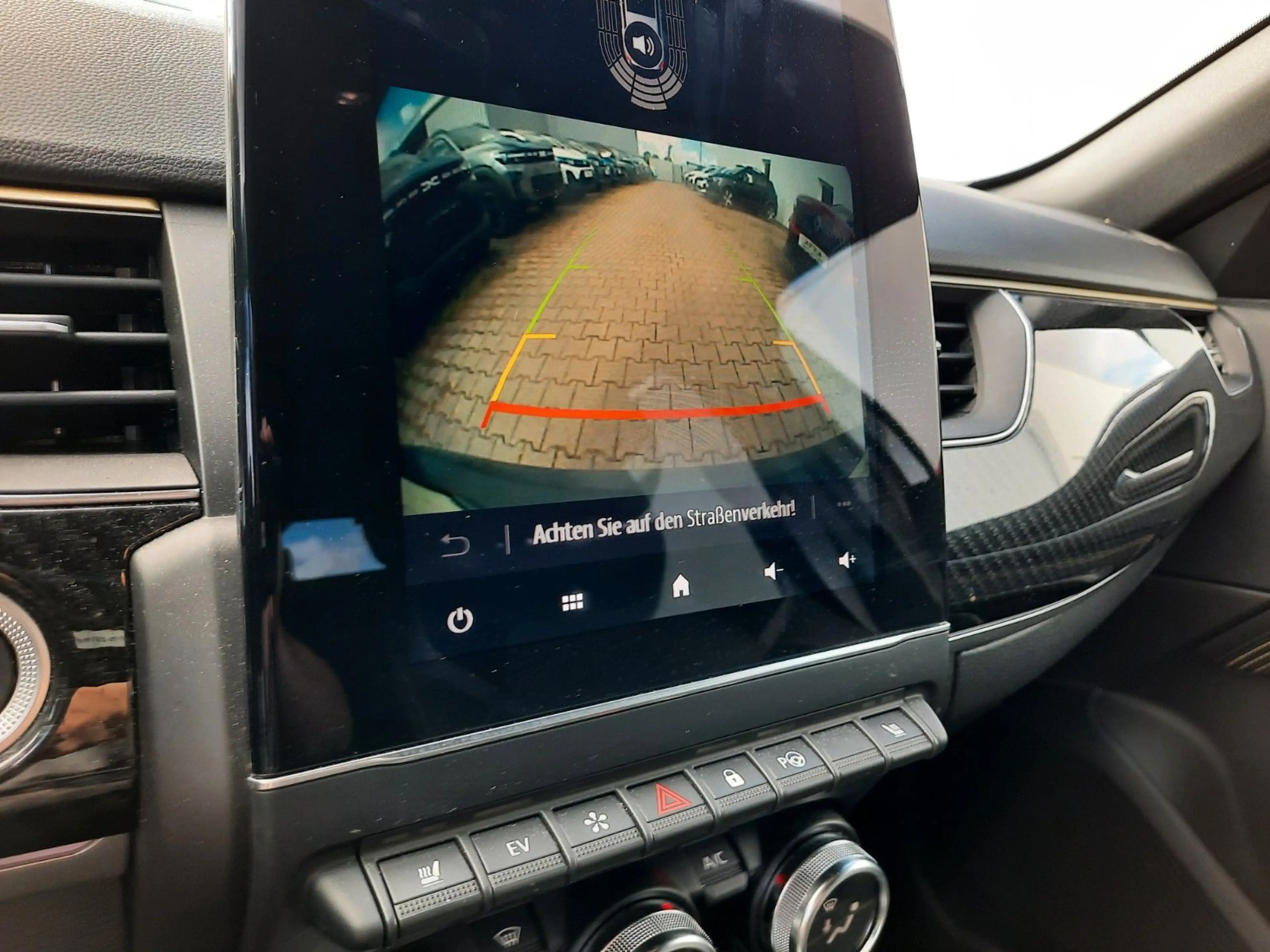Renault Arkana E-TECH Engineered hybrid 145 — photo 14