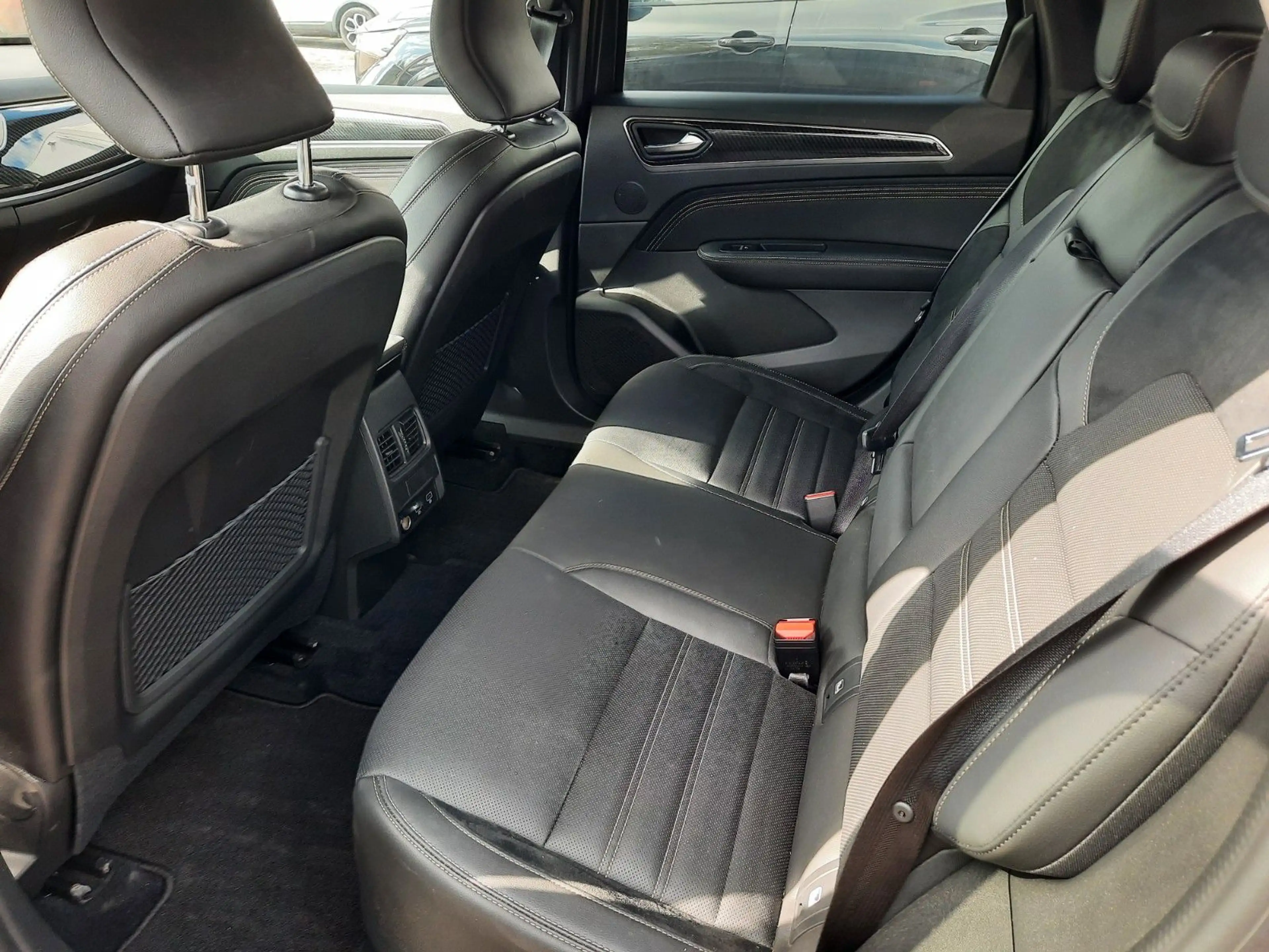 Renault Arkana E-TECH Engineered hybrid 145 — photo 9