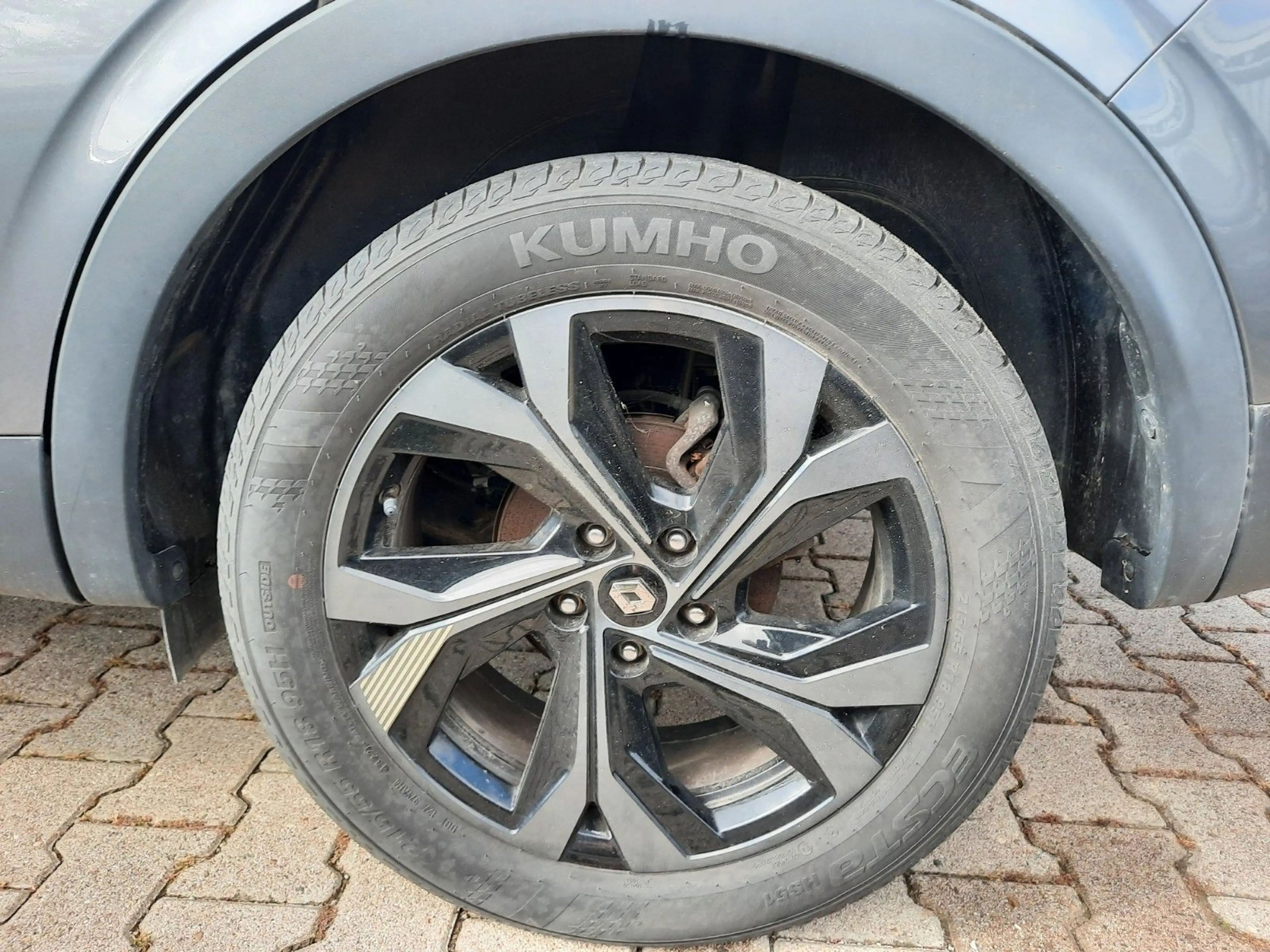 Renault Arkana E-TECH Engineered hybrid 145 — photo 7