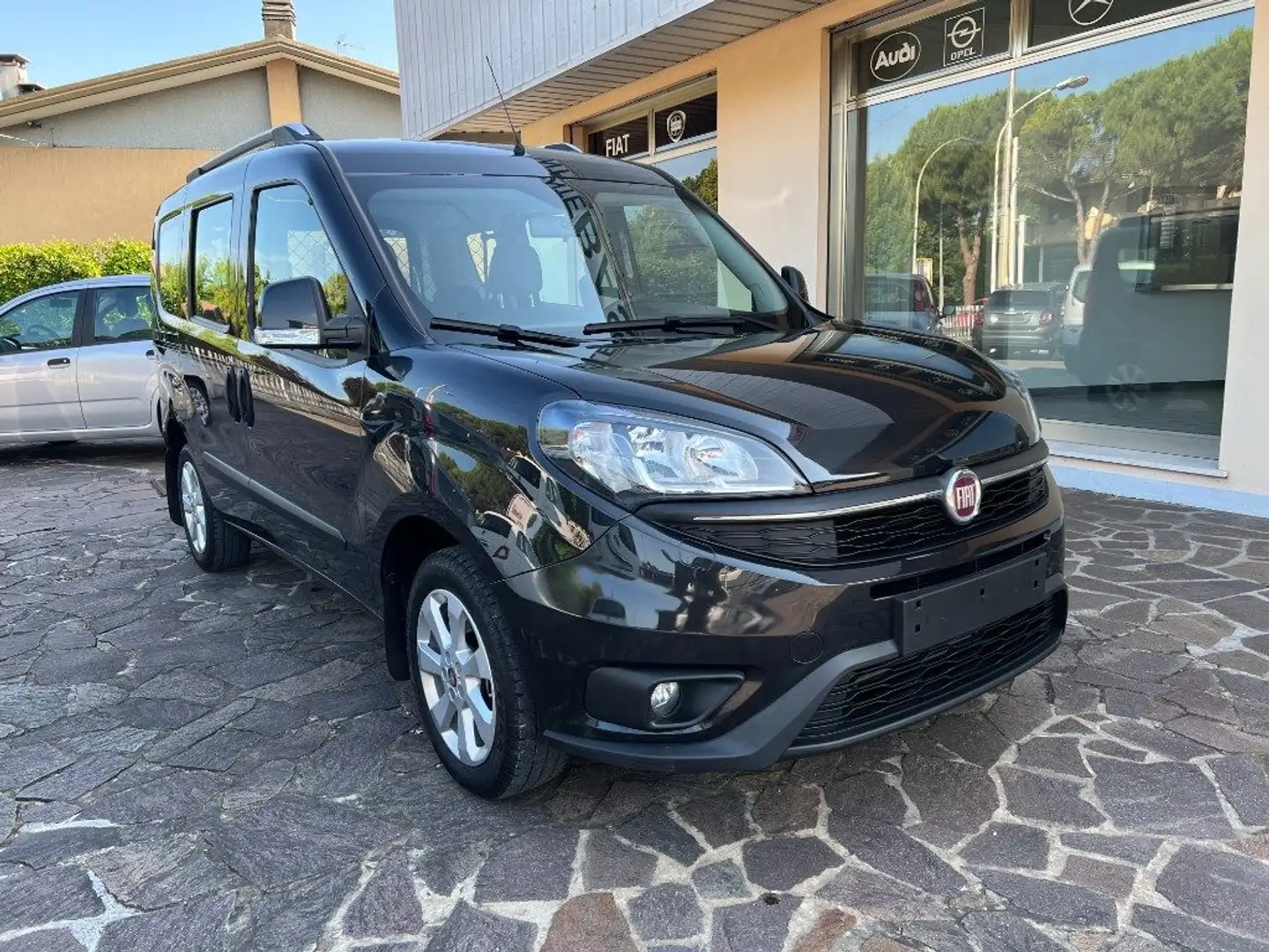 Fiat Doblo 1.4 T-Jet 16V 120 Cv Natural Power Lounge Black - 2