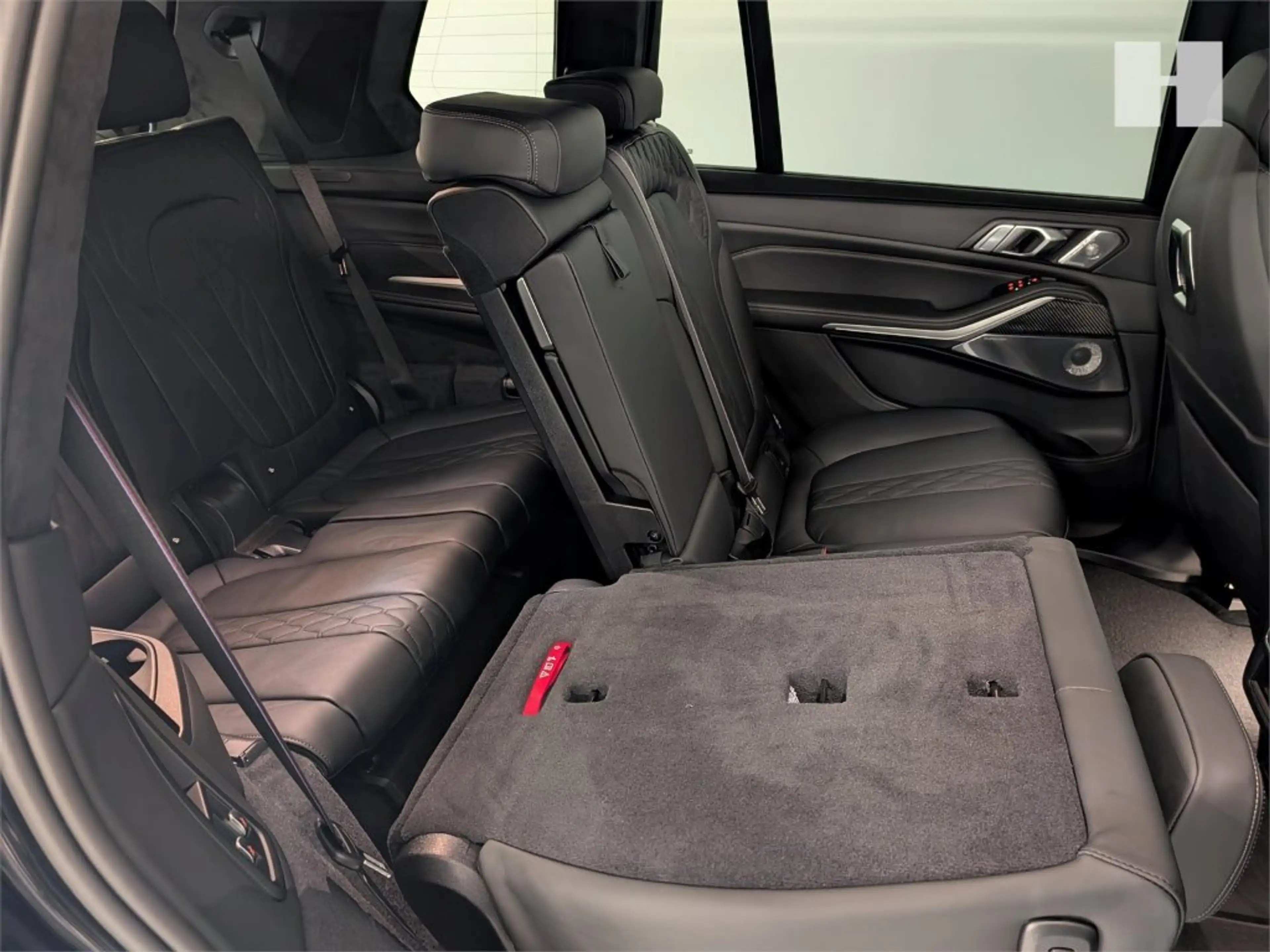 BMW X7 xDrive40d — photo 11