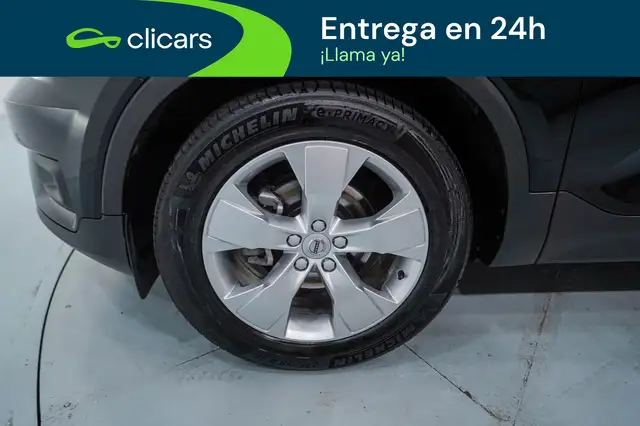 Volvo XC40 view 11