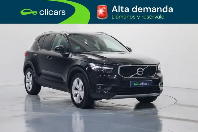 Volvo XC40 view 3